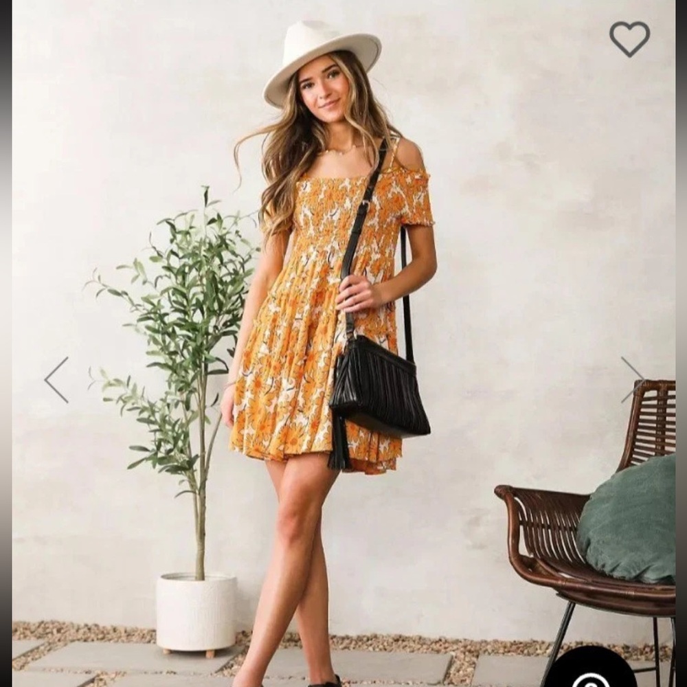 Angie white yellow floral cold shoulder smocked tiered dress size small NEW